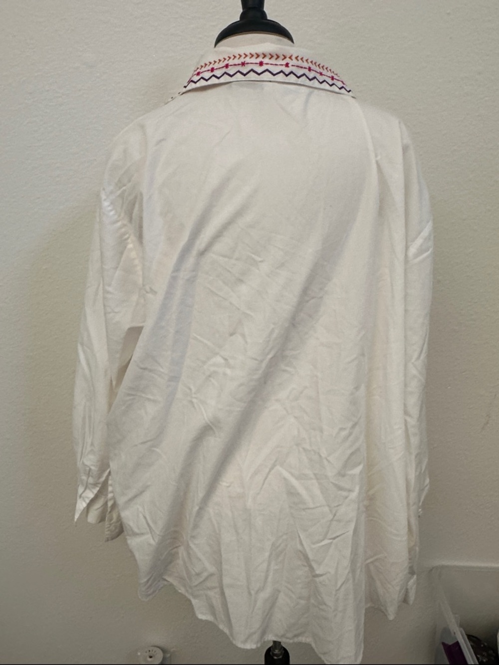 White Embroidered Button-Down Shirt with Southwestern Multicolor Stitch Detail - Picture 5 of 5